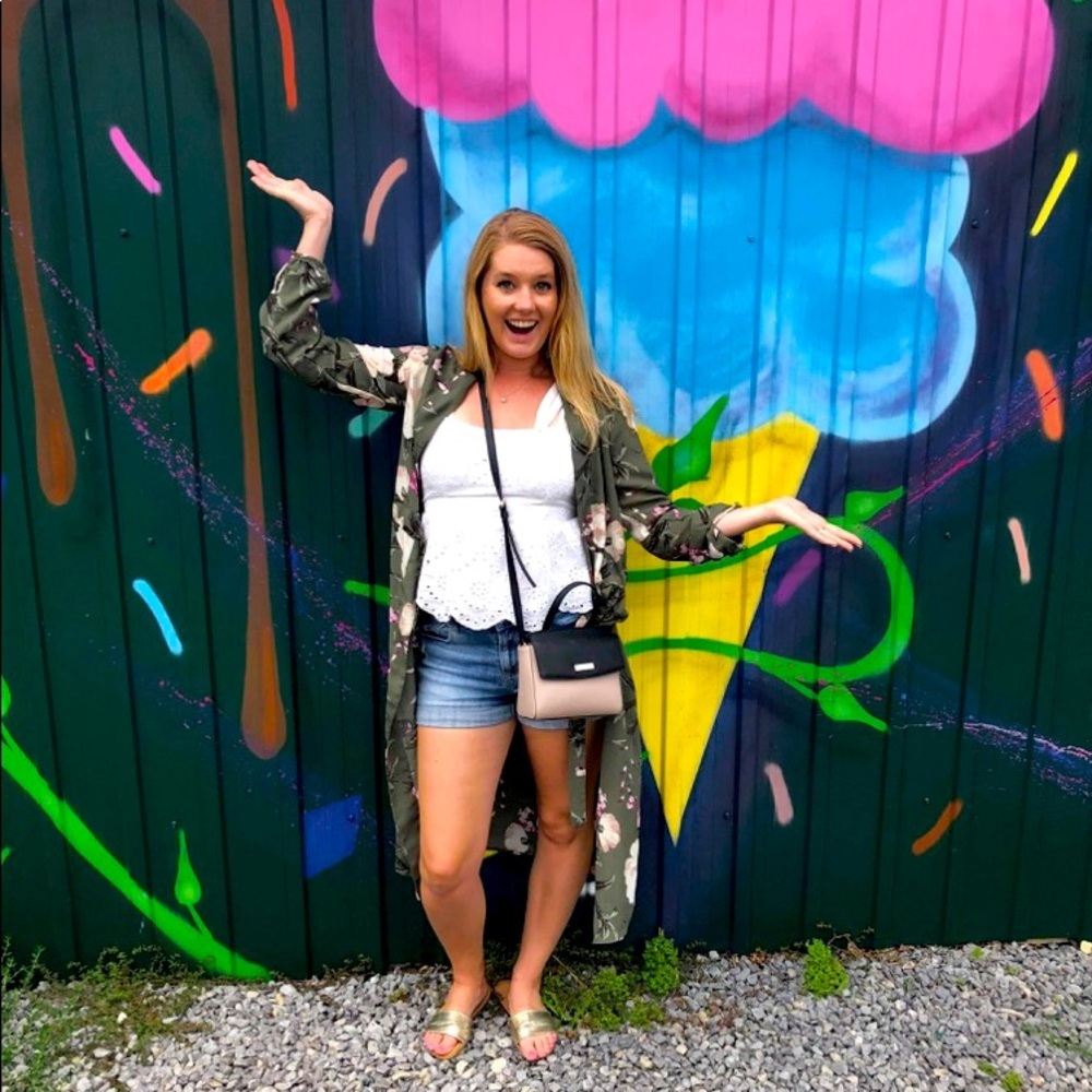 Meet your Posher, Alicia